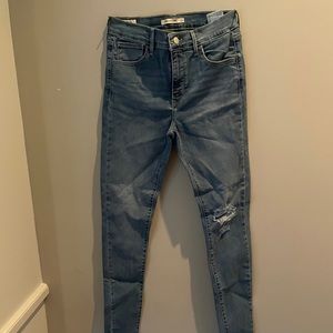 Blue Levi’s jeans